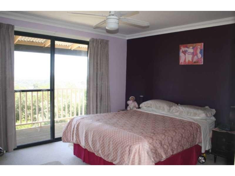 98 Swan View Rd, Swan View WA 6056