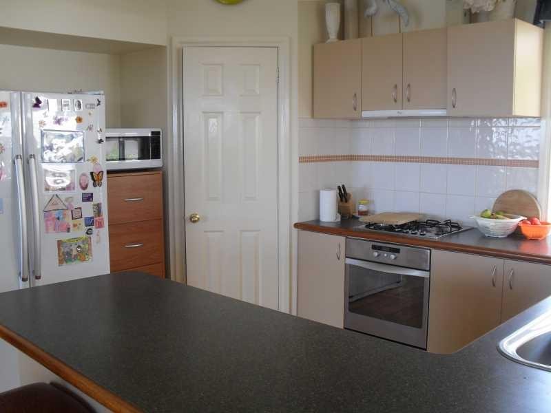 98 Swan View Rd, Swan View WA 6056