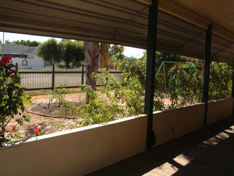 10 Brown Street, Middle Swan WA 6056