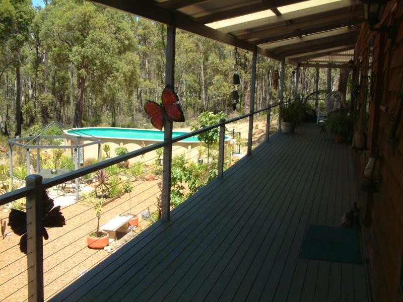285 Vernon Ave, Mundaring WA 6073