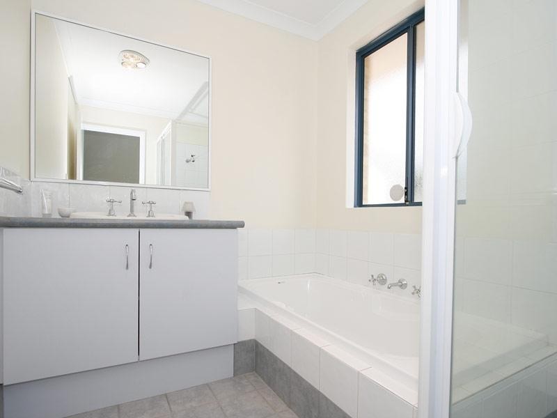26 A Wellaton Street, Midvale WA 6056