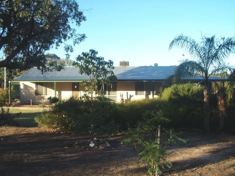 2 White Gum Glen, BEECHINA, Chidlow WA 6556