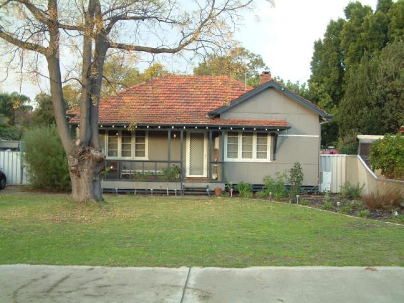 12 Balfour Road, Swan View WA 6056