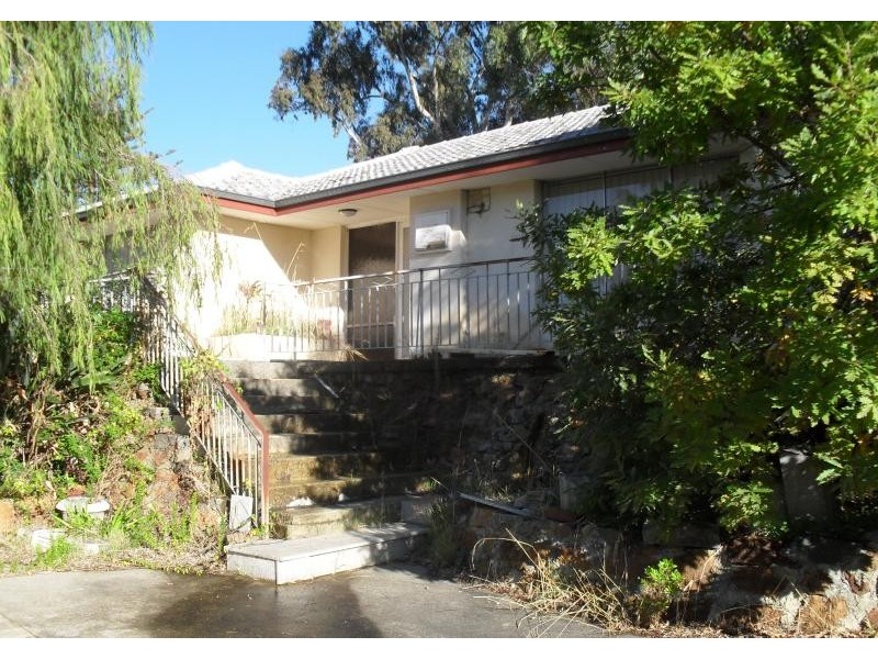 15 Kimbarlee Way, Lesmurdie WA 6076