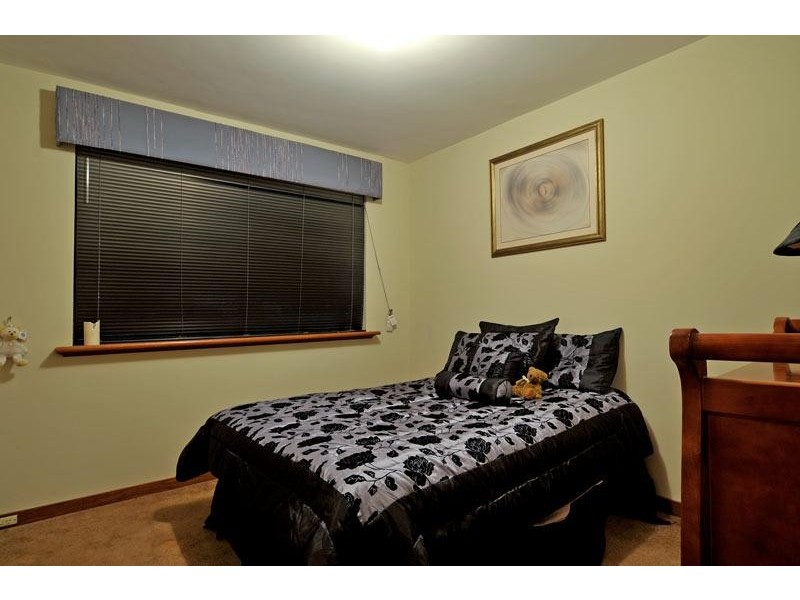 30 Weston Drive, Swan View WA 6056