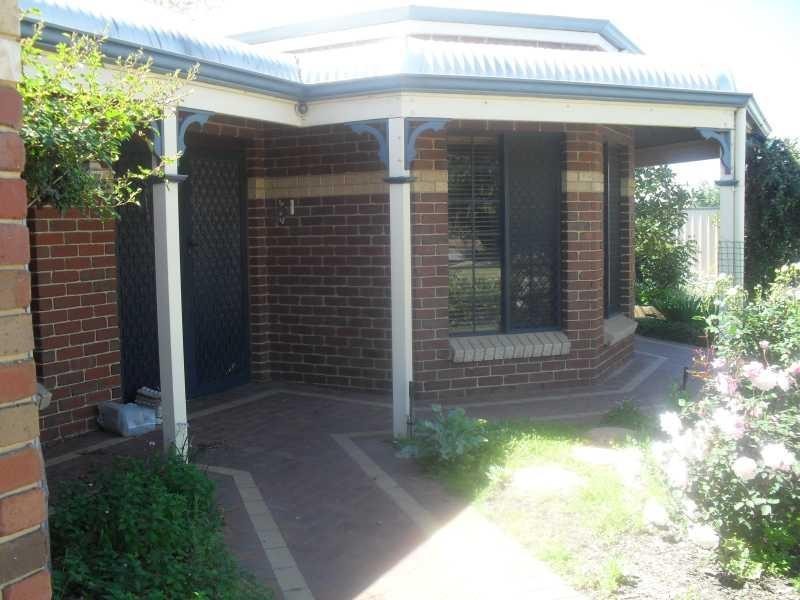 5 Nardine Cl, High Wycombe WA 6057