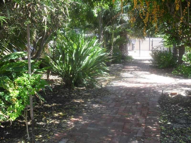 5 Nardine Cl, High Wycombe WA 6057