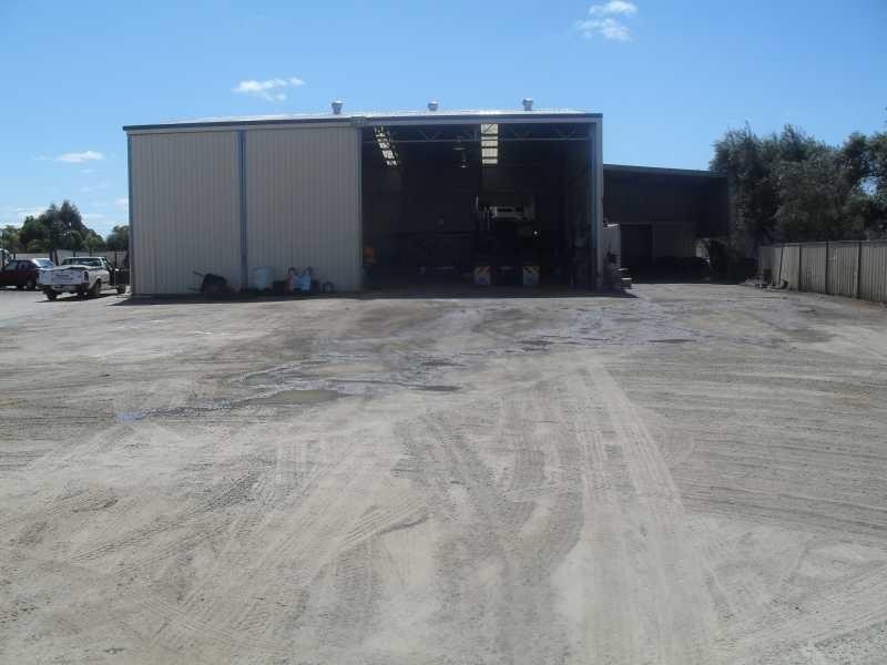 5 Nardine Cl, High Wycombe WA 6057