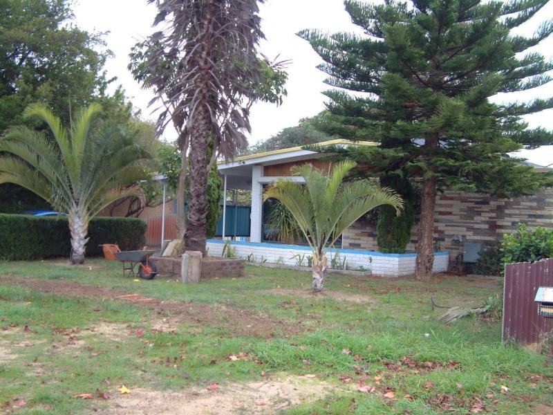 5 Warren Road, Maida Vale WA 6057