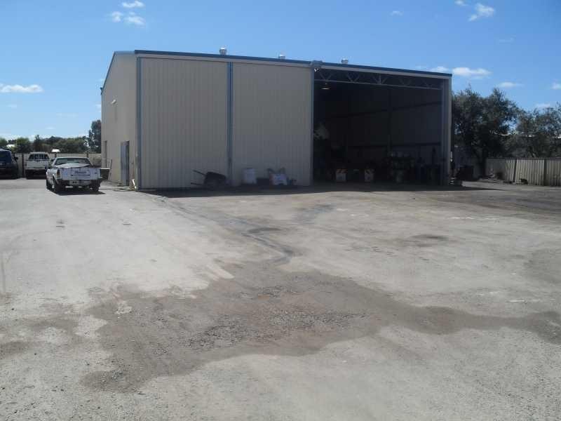 5 Nardine Cl, High Wycombe WA 6057