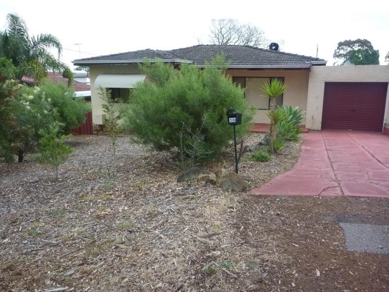 10 Stirling Close, Swan View WA 6056