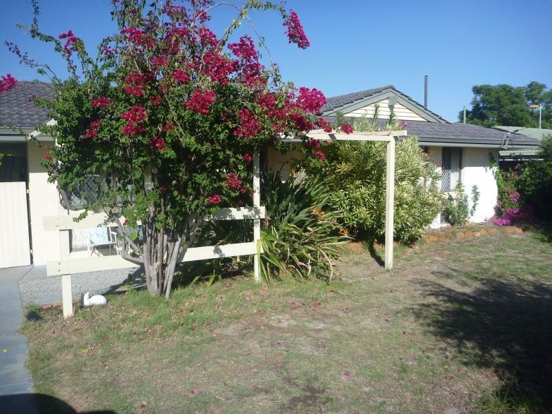 18 Dalwood Road, Swan View WA 6056