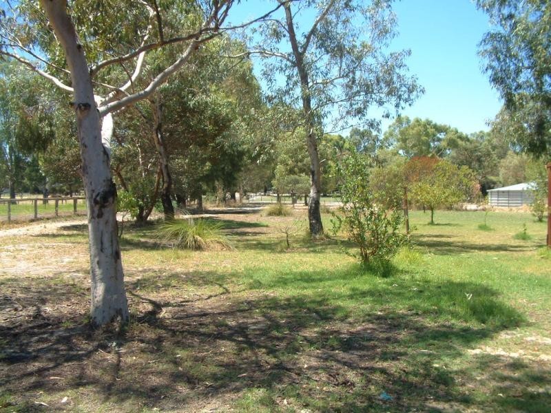 31 Paterson Rd, Henley Brook WA 6055