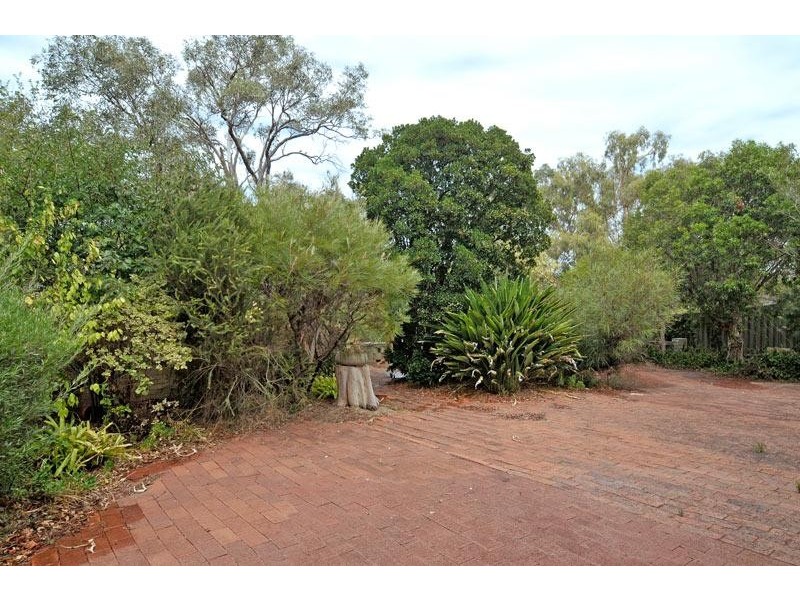 750 Viveash Rd, Swan View WA 6056