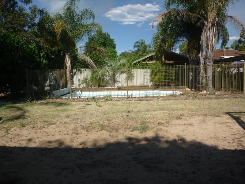 51 Blackadder Road, Swan View WA 6056