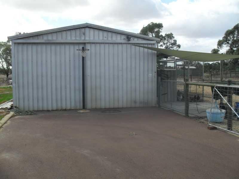 21 Albert Rd, Middle Swan WA 6056