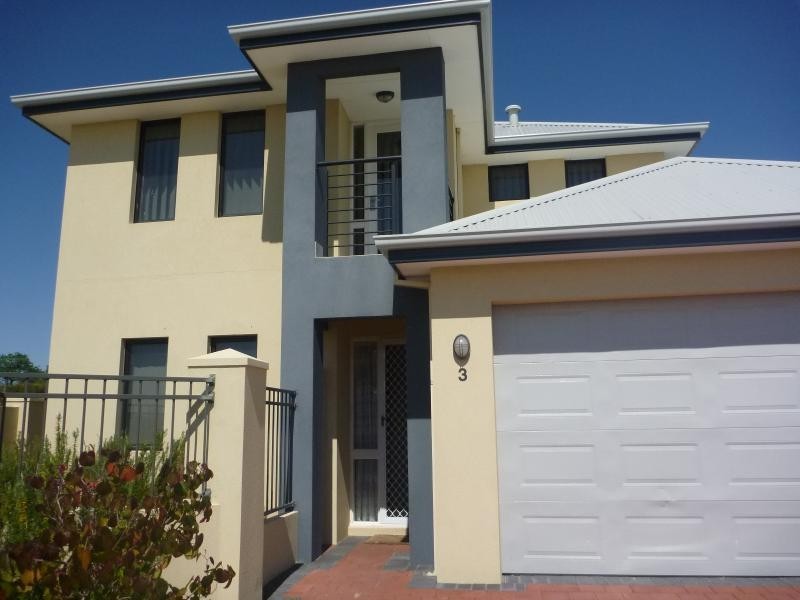 3 Aquaviva Circle, Viveash WA 6056