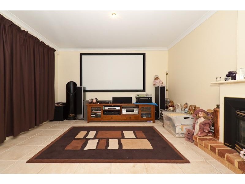 8 Greenough Crt, Jane Brook WA 6056