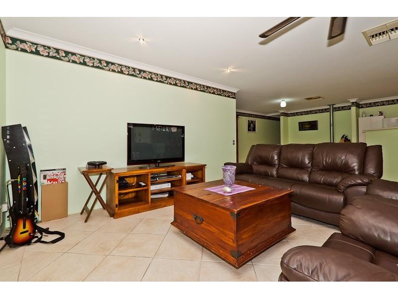 8 Greenough Crt, Jane Brook WA 6056