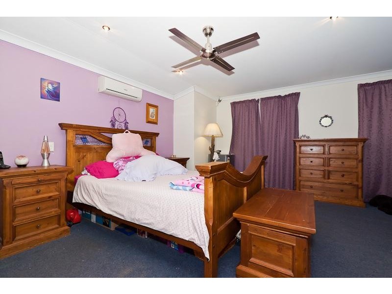 8 Greenough Crt, Jane Brook WA 6056