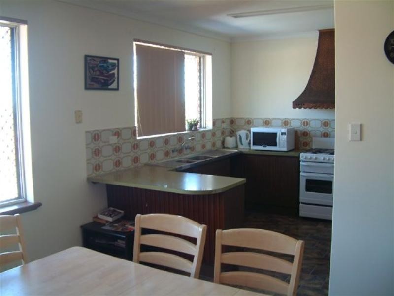 84 Blanchard Rd, Swan View WA 6056