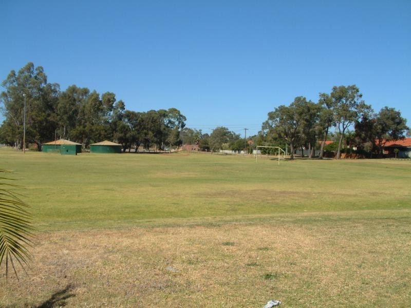 51 Blackadder Rd, Swan View WA 6056