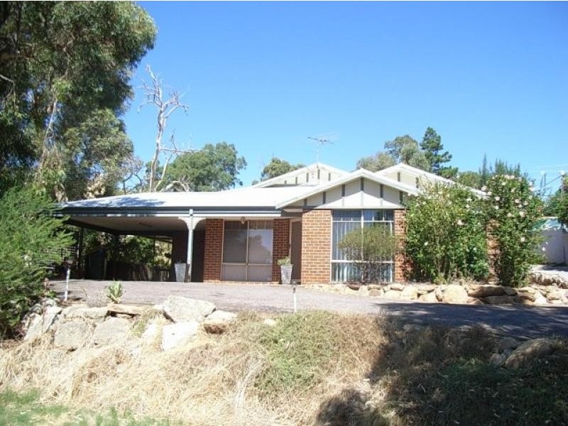 5 Marloo Rd, Greenmount WA 6056