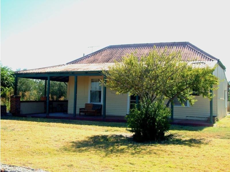 146 Memorial Ave, Baskerville WA 6056