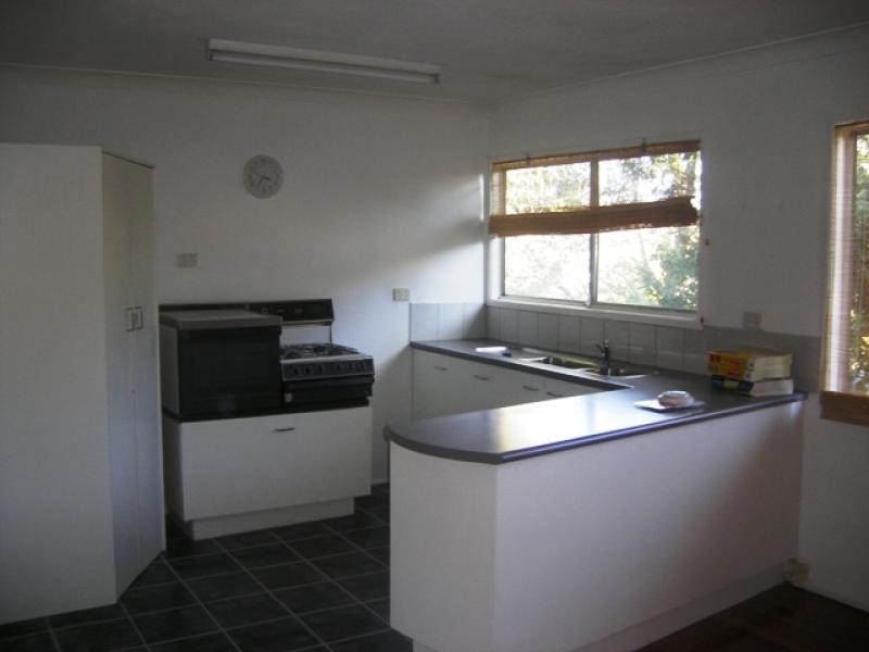 2 Leonard Street, Kingston QLD 4114