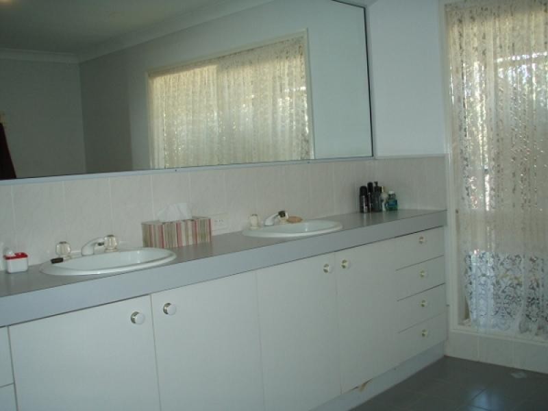 53 Sandaver Cr, Cedar Grove QLD 4285