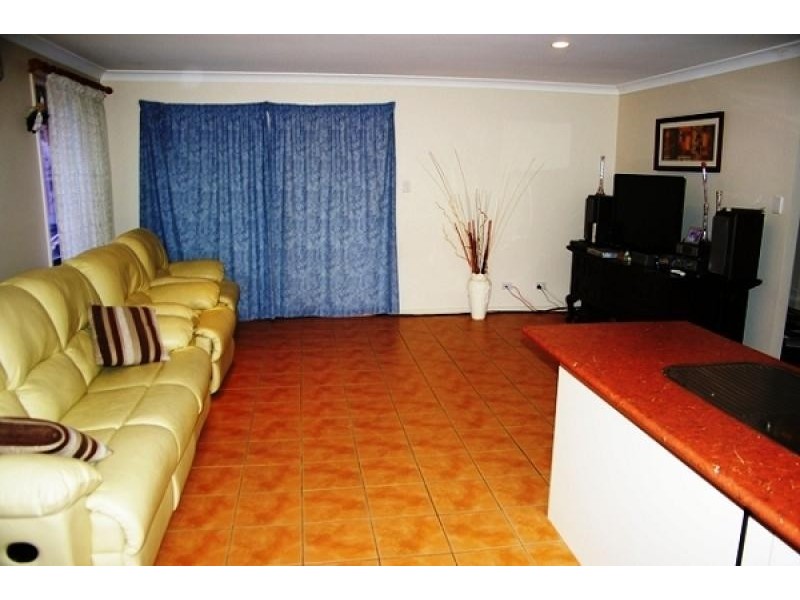 Crestmead QLD 4132