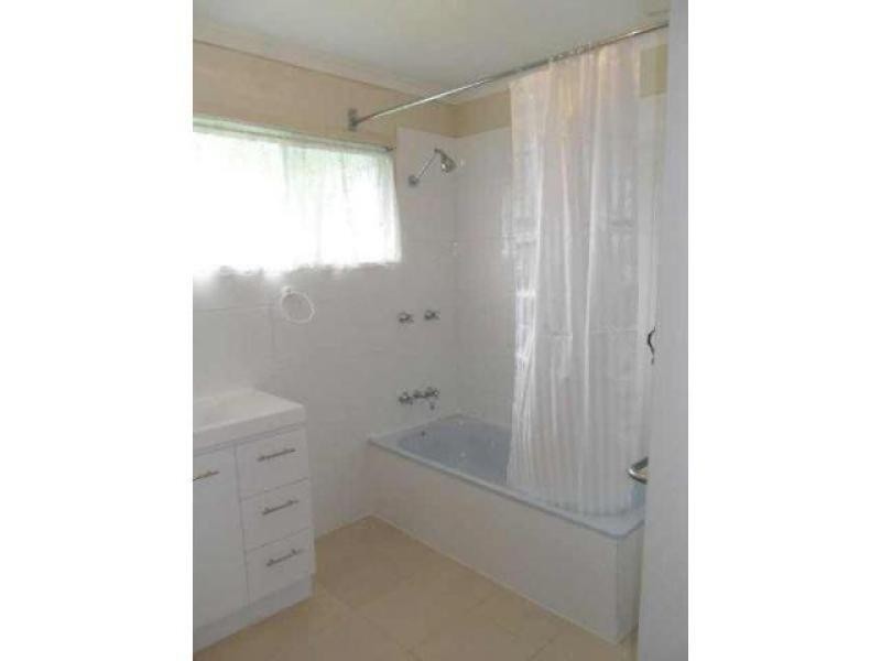 11 Tulong Street, Crestmead QLD 4132