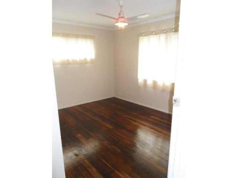 11 Tulong Street, Crestmead QLD 4132