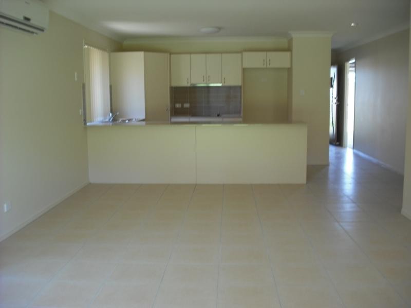 16 Sally Drive, Marsden QLD 4132