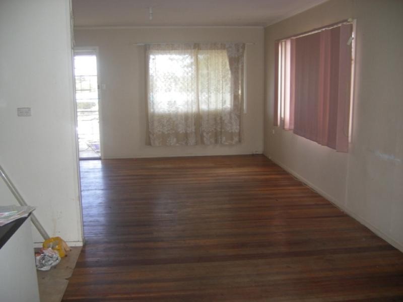 6 North Road, Woodridge QLD 4114