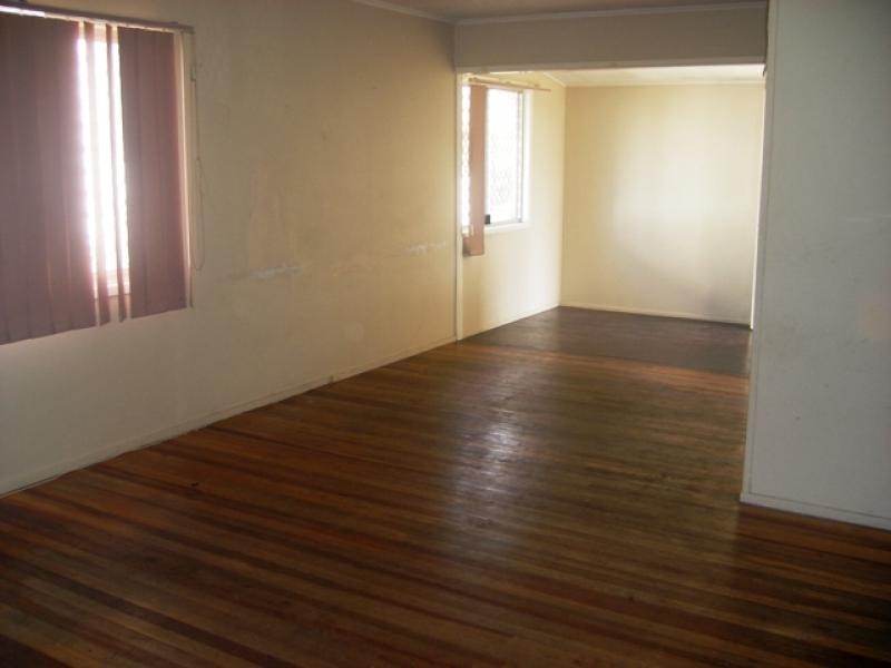 6 North Road, Woodridge QLD 4114