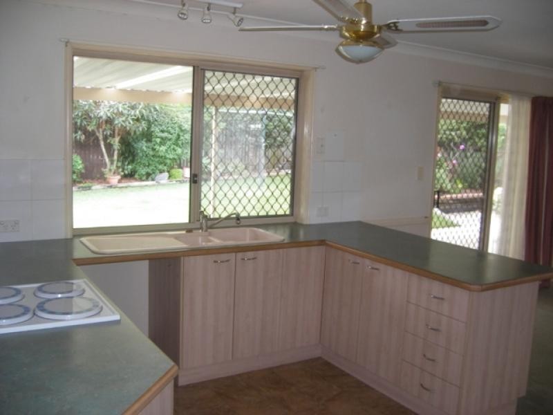 8 Elki Ct, Marsden QLD 4132
