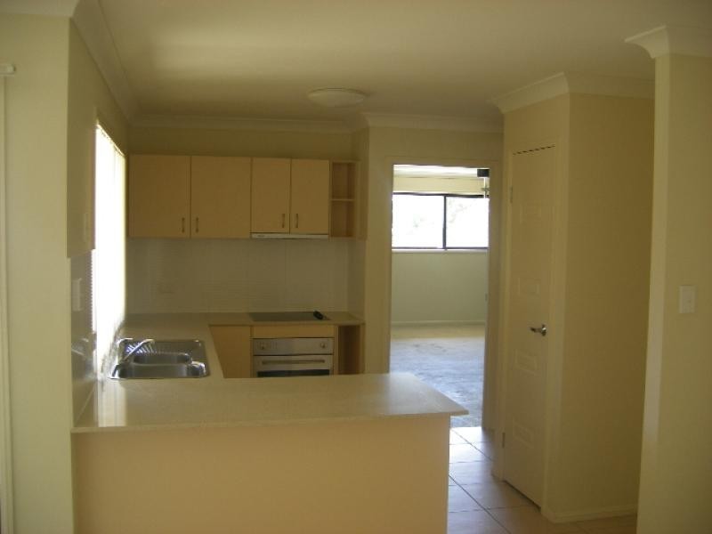 61 Paul Drive, Regents Park QLD 4118