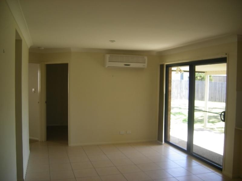61 Paul Drive, Regents Park QLD 4118