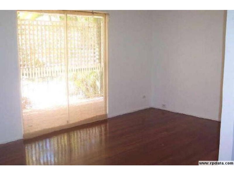 2 Leonard Street, Kingston QLD 4114