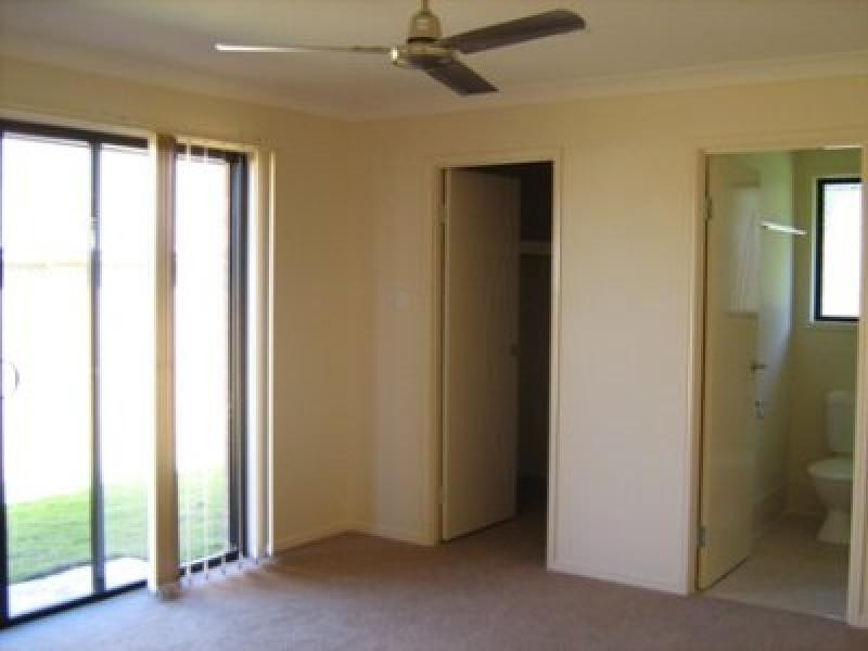 16 Sally Drive, Marsden QLD 4132