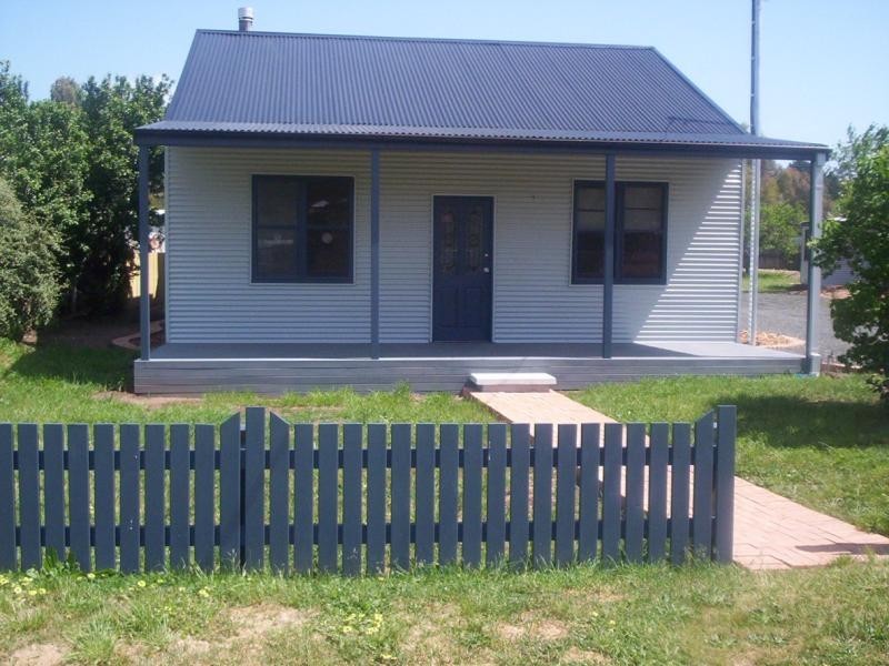 5 High Street, Bombala NSW 2632
