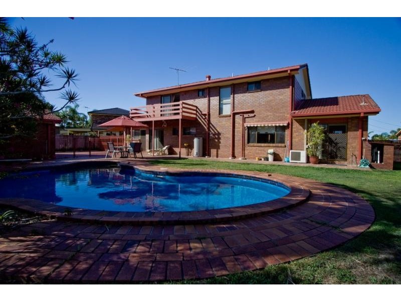 6 FALCON AVENUE, Thornlands QLD 4164