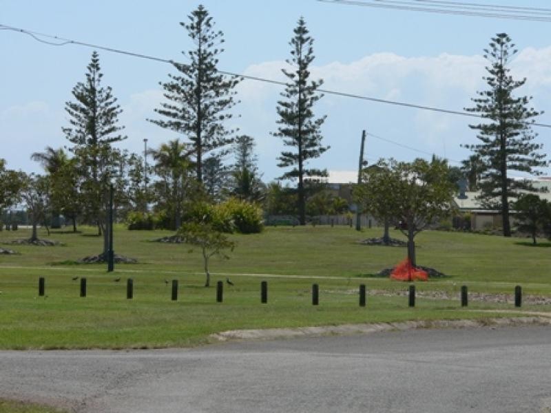 37 Little Shore Street, Cleveland QLD 4163