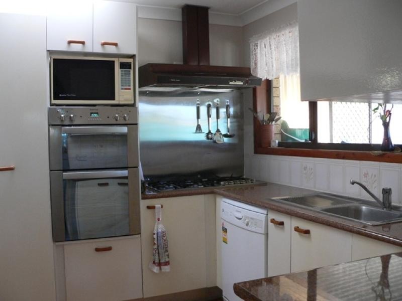 32 MONTEREY AVENUE, Thornlands QLD 4164