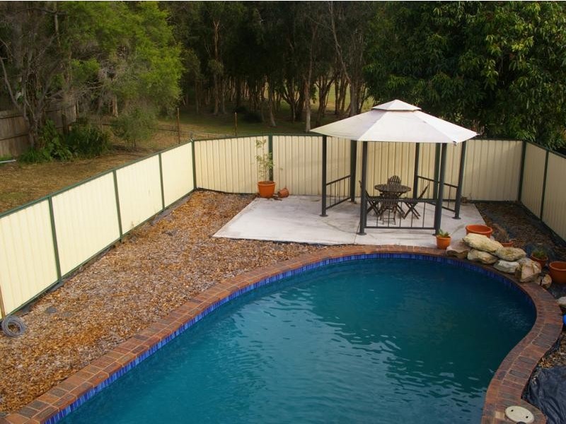 404 Nursery Road, Holland Park QLD 4121