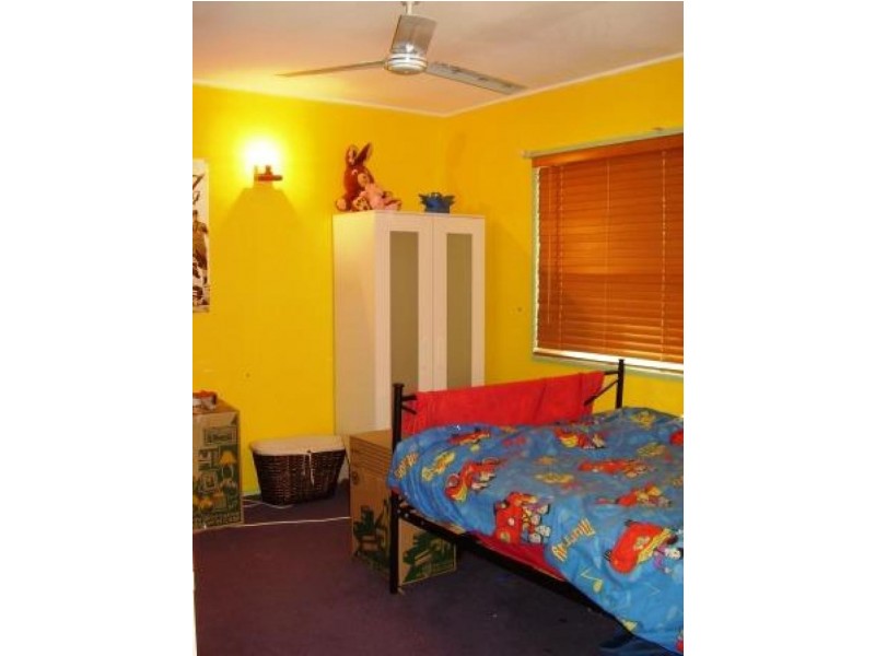 404 Nursery Road, Holland Park QLD 4121