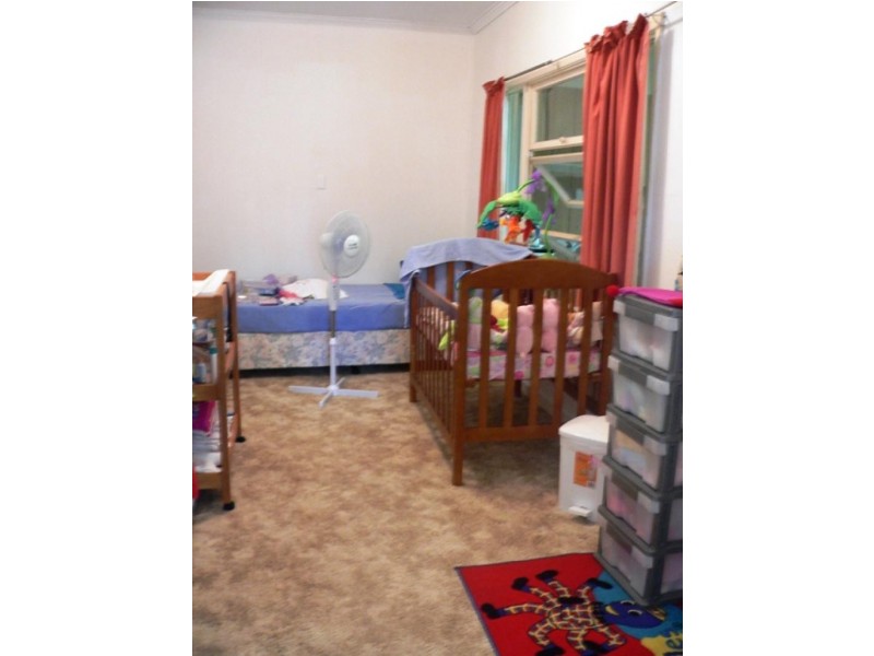 100 a Passage St, Cleveland QLD 4163