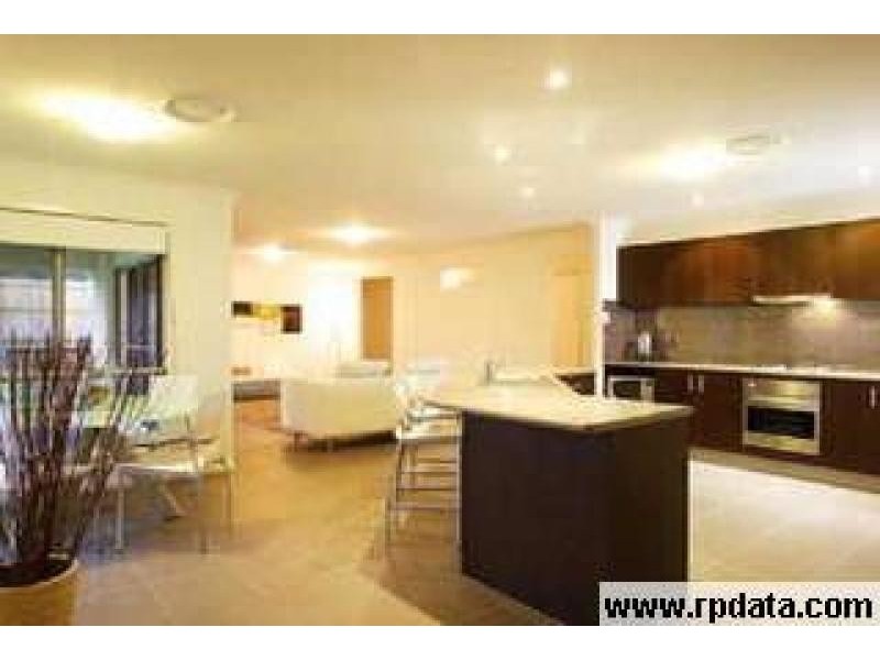 18 AZURE AVENUE, Redland Bay QLD 4165