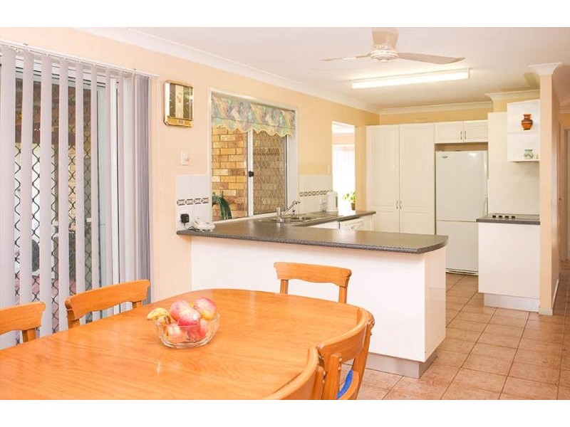 64 SUNSHINE DRIVE, Cleveland QLD 4163